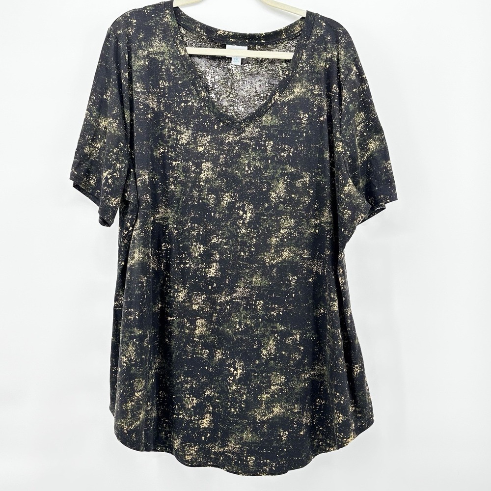 LuLaRoe Short Sleeve Pullover T-Shirt Size 2XL V-Neck Soft Stretchy Oversized